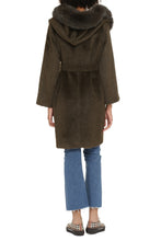 Carica l'immagine nel visualizzatore di Gallery, Cappotto Gessy in misto alpaca con cappuccio
