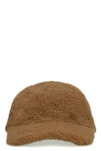 Carica l'immagine nel visualizzatore di Gallery, Cappello in ecopelliccia
