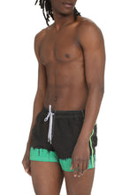 Carica l'immagine nel visualizzatore di Gallery, Shorts da mare in nylon
