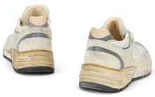 Carica l'immagine nel visualizzatore di Gallery, Sneakers Running Dad in camoscio e mesh
