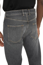Carica l'immagine nel visualizzatore di Gallery, Jeans straight leg a 5 tasche
