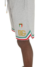 Carica l'immagine nel visualizzatore di Gallery, Shorts in felpa con logo
