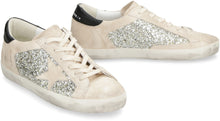 Carica l'immagine nel visualizzatore di Gallery, Sneakers Super-Star in suede con paillettes
