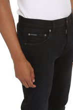 Carica l'immagine nel visualizzatore di Gallery, Jeans slim fit a 5 tasche
