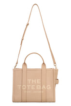 Carica l'immagine nel visualizzatore di Gallery, The Tote Bag in pelle
