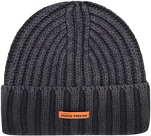 Carica l'immagine nel visualizzatore di Gallery, Cappello in maglia a costine
