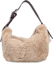 Carica l'immagine nel visualizzatore di Gallery, Borsa a mano in shearling
