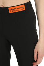Carica l'immagine nel visualizzatore di Gallery, Pantaloni in gabardine stretch
