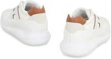 Carica l'immagine nel visualizzatore di Gallery, Sneakers low-top Interactive³
