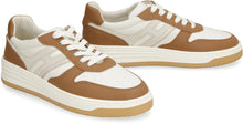 Carica l'immagine nel visualizzatore di Gallery, Sneakers low-top H630 in pelle
