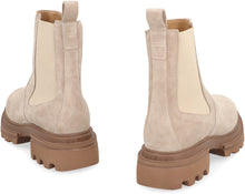 Carica l'immagine nel visualizzatore di Gallery, Chelsea boots Hogan 10-Storey in suede
