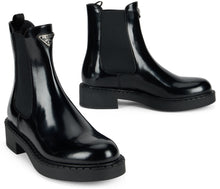 Load image into Gallery viewer, Chelsea boots in leather
