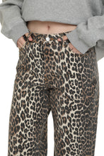 Carica l'immagine nel visualizzatore di Gallery, Jeans straight leg a 5 tasche
