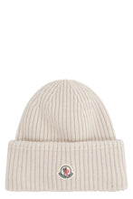 Carica l'immagine nel visualizzatore di Gallery, Cappello in maglia a coste
