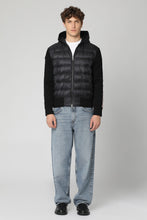 Carica l'immagine nel visualizzatore di Gallery, Cardigan con pannello frontale imbottito
