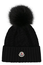 Carica l'immagine nel visualizzatore di Gallery, Cappello in maglia a coste con pon-pon
