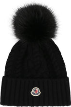 Carica l'immagine nel visualizzatore di Gallery, Cappello in maglia a coste con pon-pon
