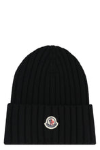 Carica l'immagine nel visualizzatore di Gallery, Cappello in maglia a coste

