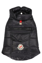 Carica l'immagine nel visualizzatore di Gallery, Moncler x Poldo Dog Couture - Gilet imbottito per cani
