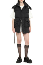 Load image into Gallery viewer, 6 Moncler x WIllow Smith - Sabela hooded bodywarmer
