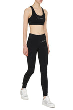 Carica l'immagine nel visualizzatore di Gallery, Crop top con logo
