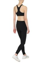 Carica l'immagine nel visualizzatore di Gallery, Crop top con logo
