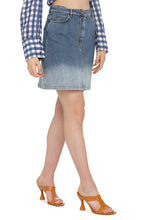 Carica l'immagine nel visualizzatore di Gallery, Minigonna Jums in denim
