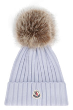 Carica l'immagine nel visualizzatore di Gallery, Cappello in maglia a coste con pon-pon
