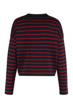 Carica l'immagine nel visualizzatore di Gallery, Maglione girocollo in lana vergine
