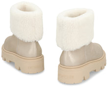 Carica l'immagine nel visualizzatore di Gallery, Stivaletti in Shearling Aurea
