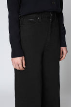 Load image into Gallery viewer, Wide-leg jeans
