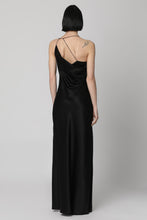 Carica l&#39;immagine nel visualizzatore di Gallery, Abito in crêpe
