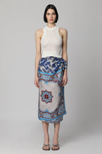 Load image into Gallery viewer, Knitted crop top
