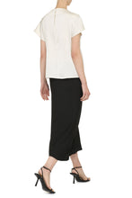 Carica l'immagine nel visualizzatore di Gallery, Blusa con arricciature decorative
