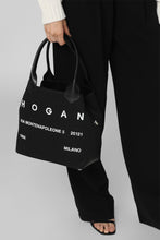 Carica l'immagine nel visualizzatore di Gallery, Borsa shopping Hogan Script Media
