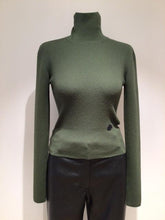 Carica l'immagine nel visualizzatore di Gallery, Maglione dolcevita a costine

