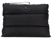 Carica l'immagine nel visualizzatore di Gallery, Borsa clutch imbottita

