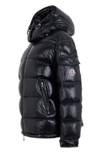 Load image into Gallery viewer, Shiny padded jacket with hood
