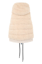 Carica l'immagine nel visualizzatore di Gallery, Gilet con cappuccio in stile teddy
