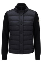 Load image into Gallery viewer, Padded jacket with sleeves in wool
