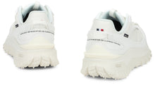 Carica l'immagine nel visualizzatore di Gallery, Sneakers con suola prominente
