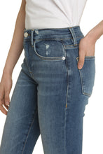 Carica l'immagine nel visualizzatore di Gallery, Jeans flare a vita alta
