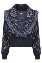 Carica l'immagine nel visualizzatore di Gallery, Cardigan Bandana in maglia jacquard
