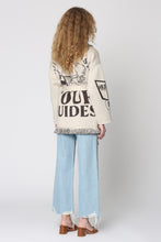 Carica l'immagine nel visualizzatore di Gallery, Alanui x Looney Tunes - Cardigan Tour Guides
