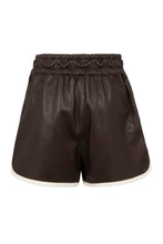 Carica l'immagine nel visualizzatore di Gallery, Shorts in pelle
