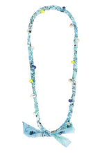 Carica l'immagine nel visualizzatore di Gallery, Collana con charm e perline
