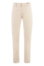 Carica l'immagine nel visualizzatore di Gallery, Pantaloni chino in cotone stretch
