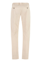 Carica l'immagine nel visualizzatore di Gallery, Pantaloni chino in cotone stretch
