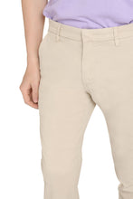 Carica l'immagine nel visualizzatore di Gallery, Pantaloni chino in cotone stretch
