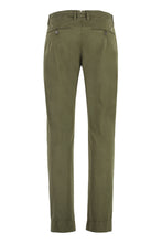 Carica l'immagine nel visualizzatore di Gallery, Pantaloni chino in cotone stretch
